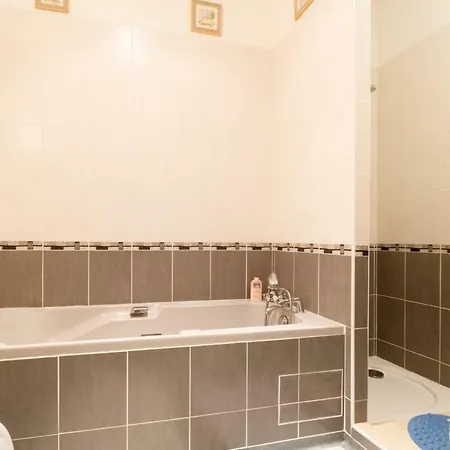 게스트하우스 D'hotes Saint Roch 3*