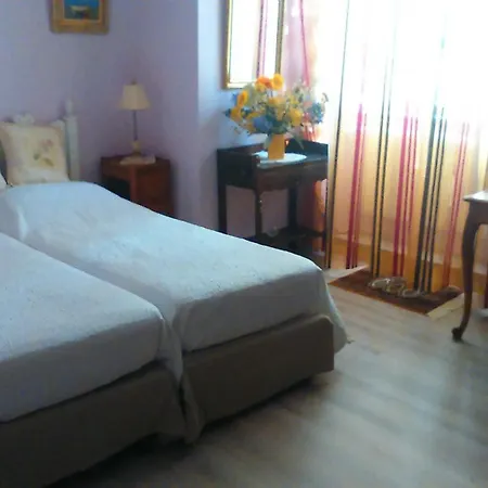 D'hotes Saint Roch Guest house Tournecoupe
